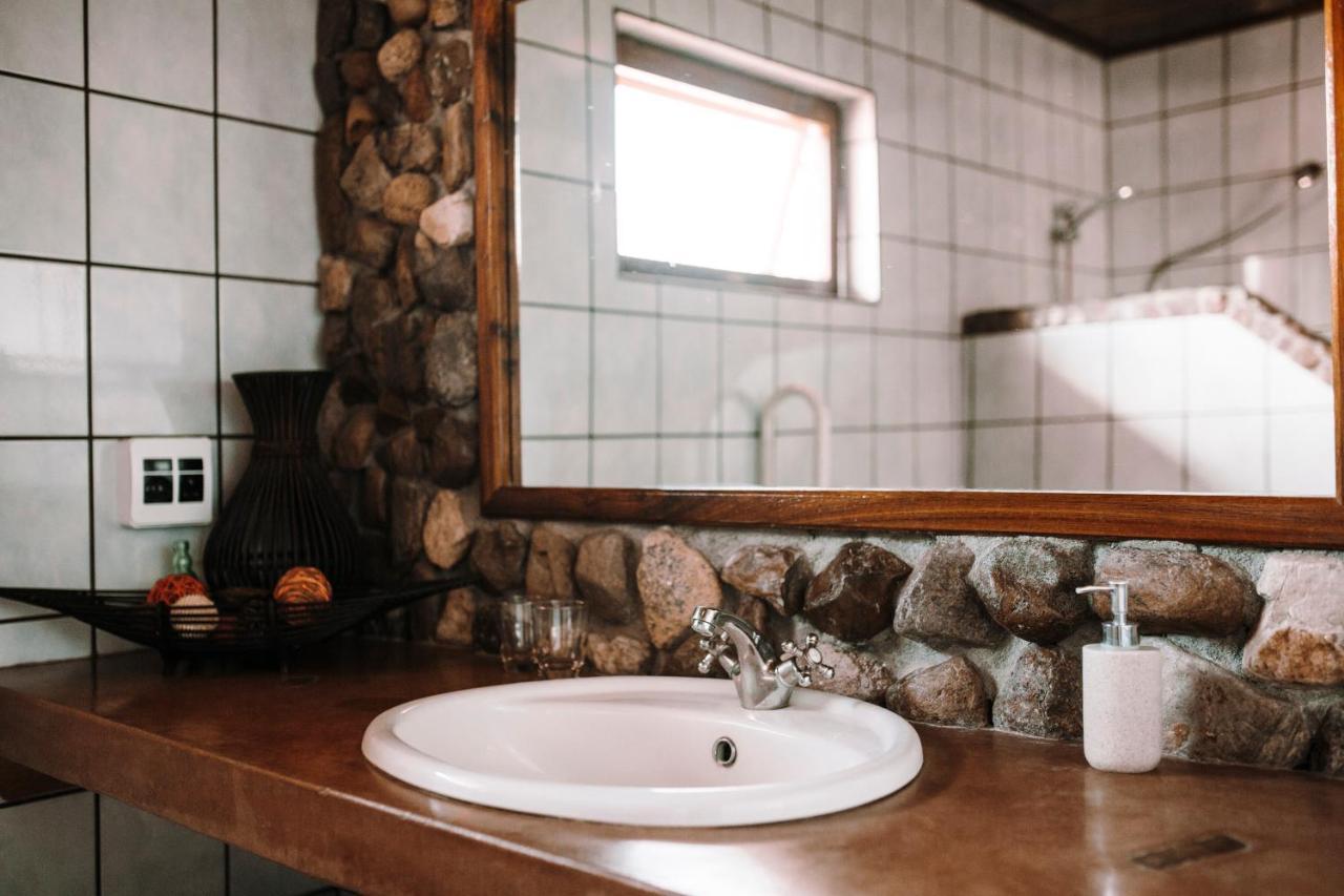 Hohenstein Lodge Usakos Экстерьер фото